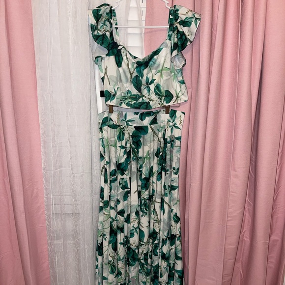 set of skirt and top - Picture 1 of 3